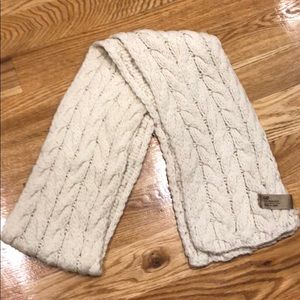 GAP cable knit scarf